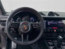 Porsche Macan T AWD 2026