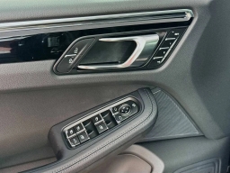 Porsche Macan T AWD 2026