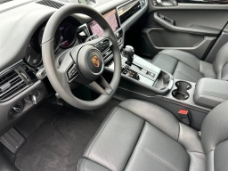 Porsche Macan T AWD 2026