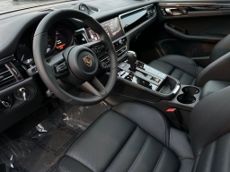 Porsche Macan T AWD 2026