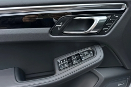 Porsche Macan T AWD 2026