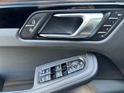 Porsche Macan T AWD 2026