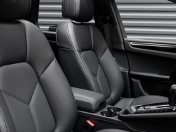 Porsche Macan T AWD 2026