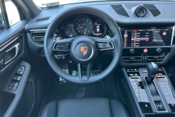 Porsche Macan T AWD 2026