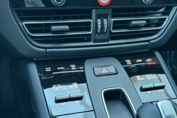 Porsche Macan T AWD 2026