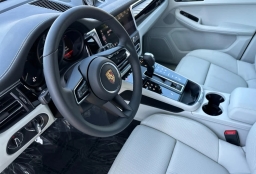 Porsche Macan T AWD 2026