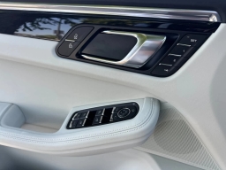 Porsche Macan T AWD 2026