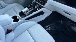 Porsche Macan T AWD 2026
