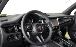 Porsche Macan T AWD 2026