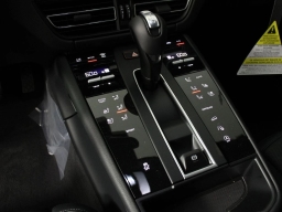 Porsche Macan T AWD 2026