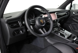 Porsche Macan T AWD 2026