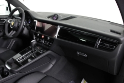 Porsche Macan T AWD 2026