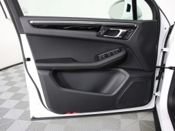 Porsche Macan T AWD 2026