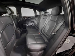 Porsche Macan T AWD 2026