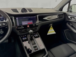 Porsche Macan T AWD 2026