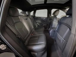 Porsche Macan T AWD 2026