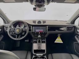 Porsche Macan T AWD 2026