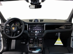 Porsche Macan T AWD 2026