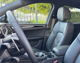 Porsche Macan T AWD 2026