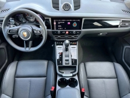 Porsche Macan T AWD 2026