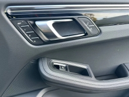 Porsche Macan T AWD 2026