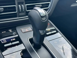 Porsche Macan T AWD 2026