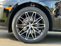 Porsche Macan T AWD 2026