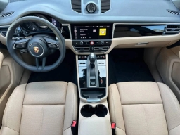 Porsche Macan T AWD 2026