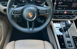 Porsche Macan T AWD 2026