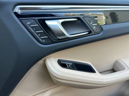 Porsche Macan T AWD 2026