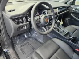 Porsche Macan T AWD 2026