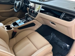 Porsche Macan T AWD 2026