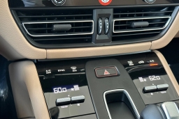 Porsche Macan T AWD 2026