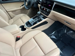 Porsche Macan T AWD 2026