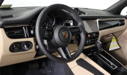 Porsche Macan T AWD 2026