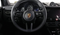 Porsche Macan T AWD 2026