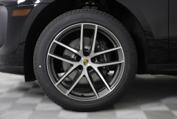 Porsche Macan T AWD 2026