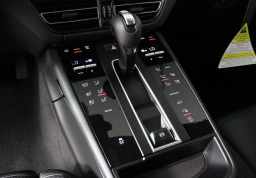 Porsche Macan T AWD 2026