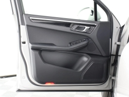 Porsche Macan T AWD 2026