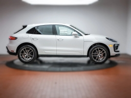 Porsche Macan T AWD 2026