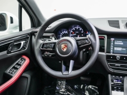 Porsche Macan T AWD 2026