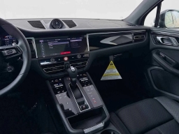 Porsche Macan T AWD 2025