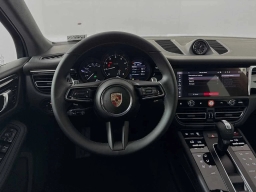 Porsche Macan T AWD 2026