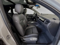 Porsche Macan T AWD 2026