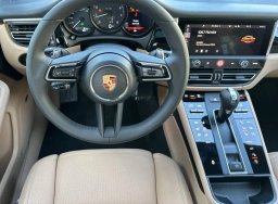 Porsche Macan T AWD 2026