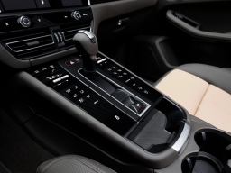 Porsche Macan T AWD 2026