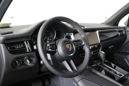 Porsche Macan T AWD 2026