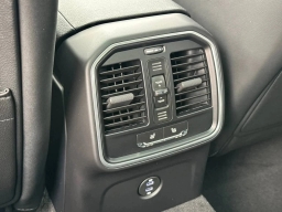 Porsche Macan T AWD 2026