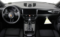 Porsche Macan T AWD 2026