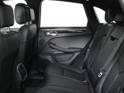 Porsche Macan T AWD 2026